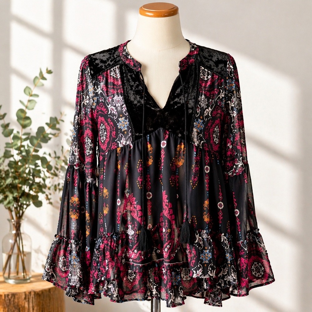 Knox Rose Boho Bell Sleeve Blouse Medallion Print Empire Waist Black Multi XS